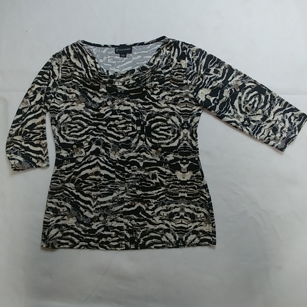 Stacey Summers 3/4 Sleeved Drapped neckline M
